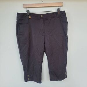 Green Lamb Womens Size 10 Cropped Pants Black Pockets Button Details Stretch